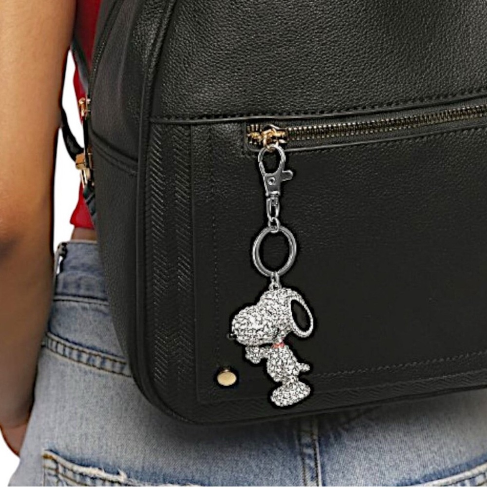 NWT ⚜️🖤⚜️ PEANUTS Snoopy Sparkling Pave Bling Jeweled Key Chain Bag Charm - Picture 6 of 9